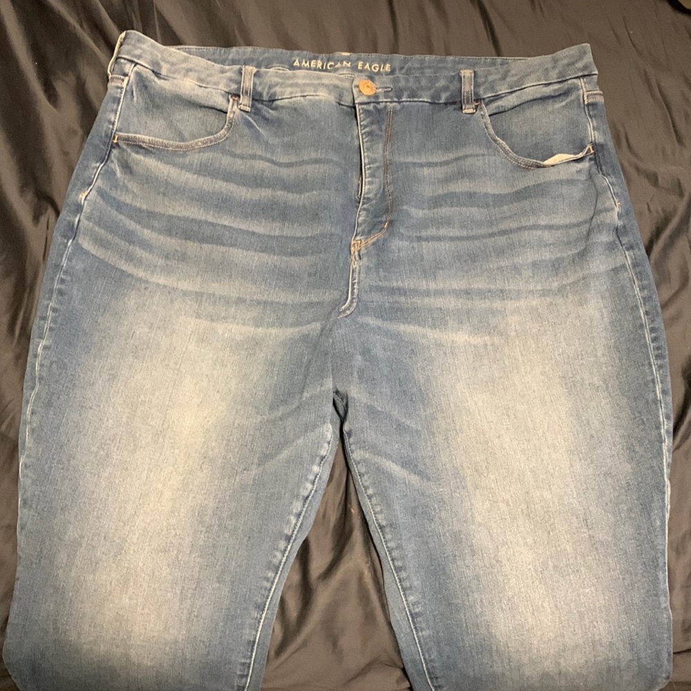 American Eagle medium wash Curvy Hi-Rise Jeggings